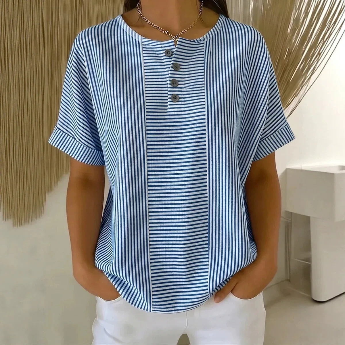 (Pague 1 Leve 2) Blusa Euddora™ Com Listras Delicadas e Botões Frontais